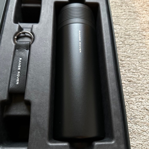 Range Rover Stainless Steel Water Bottle Welcome Kit - Picture 2 of 4